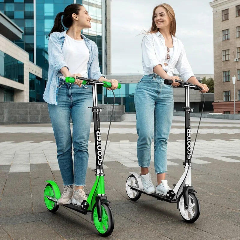 Manuell Vuxen skoter med hopfällbara två hjul och dubbla bromsar Design Antisladdpedaler för flexibel styrning - 24 Timmar Deals