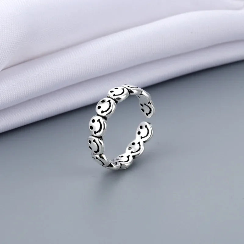 Retro Happy Faces Rings for Men Punk Style Circle Hollow Open Adjustable Smile Ring - 24 Timmar Deals