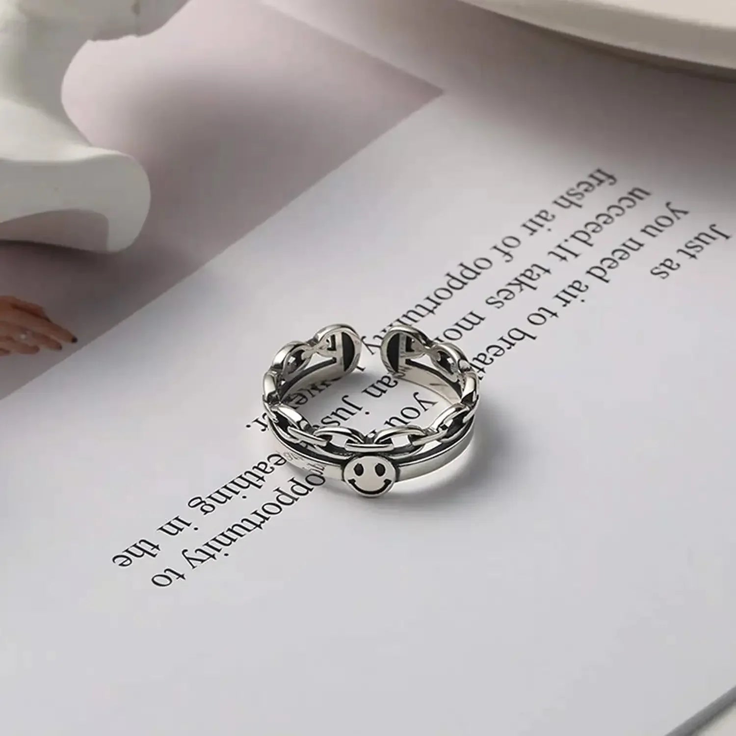 Retro Happy Faces Rings for Men Punk Style Circle Hollow Open Adjustable Smile Ring - 24 Timmar Deals
